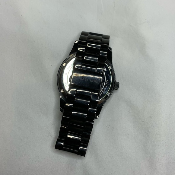 Michael Kors oversized World Map Watch - Picture 5 of 5